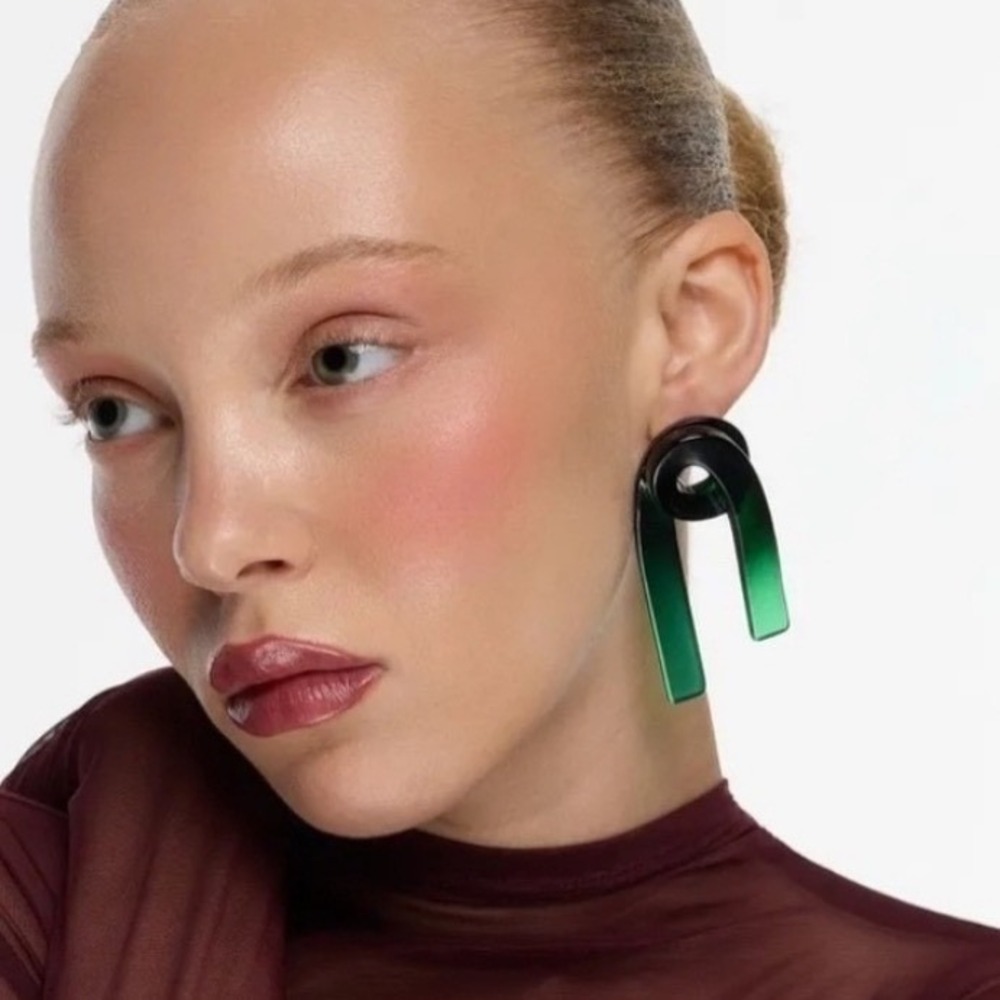 Wicked x 8 Other Reasons Eyes Open Stud Earrings Emerald Black Resin Ribbon 2.5"